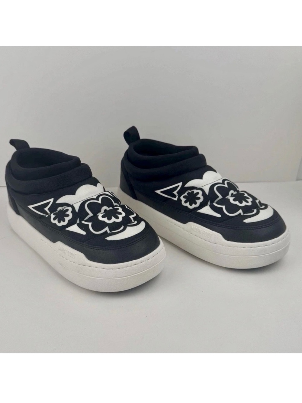 Moon Boot Park Soft Flower Slip-On Women's 8.5 EU 40 Black White Floral
